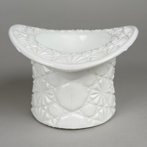 Fenton Milk Glass Top Hat Daisy and Button Pattern Stars and Moon - Picture 1 of 8